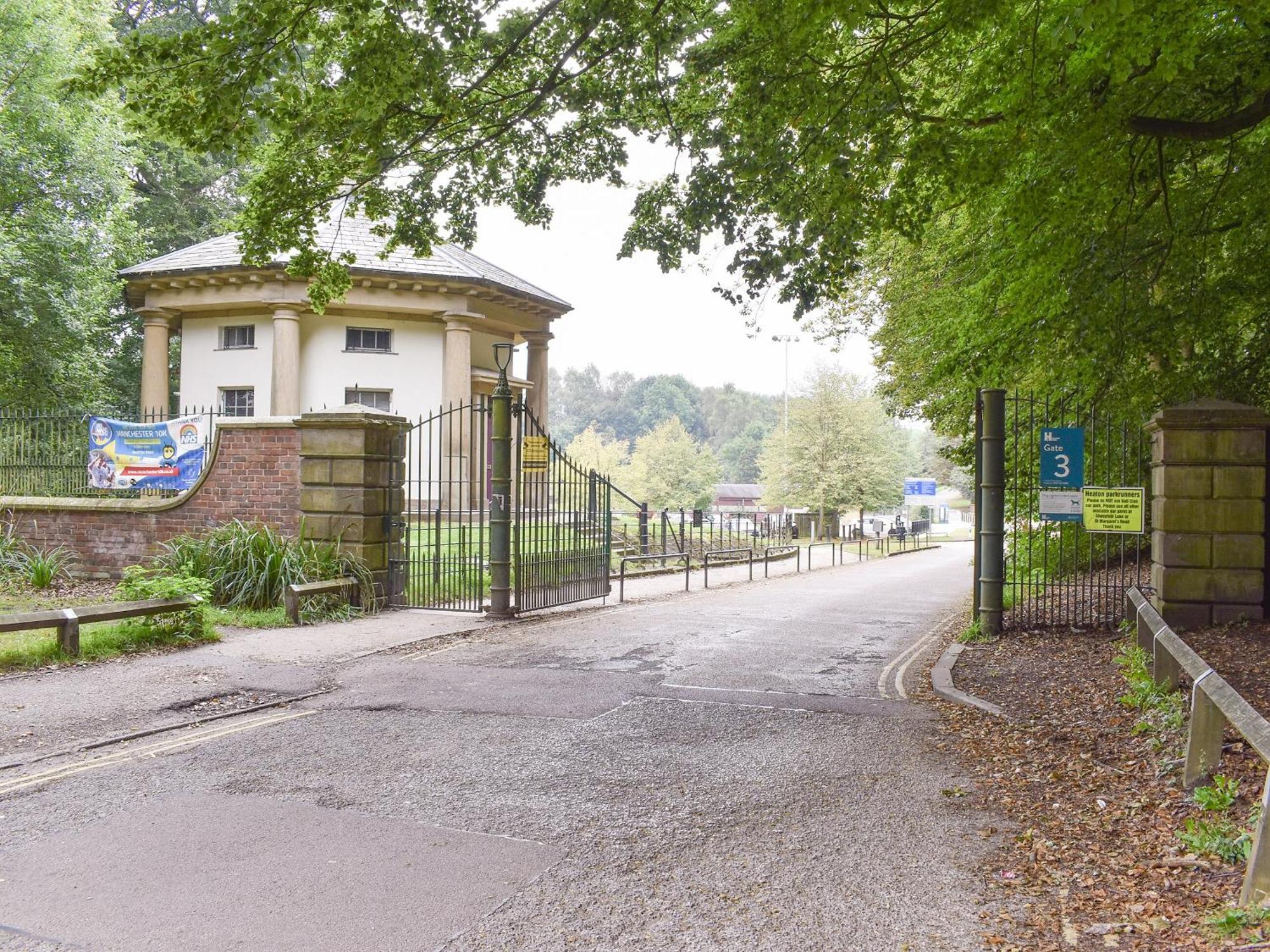 Smithy Lodge At Heaton Park - Manchester — Photos 1